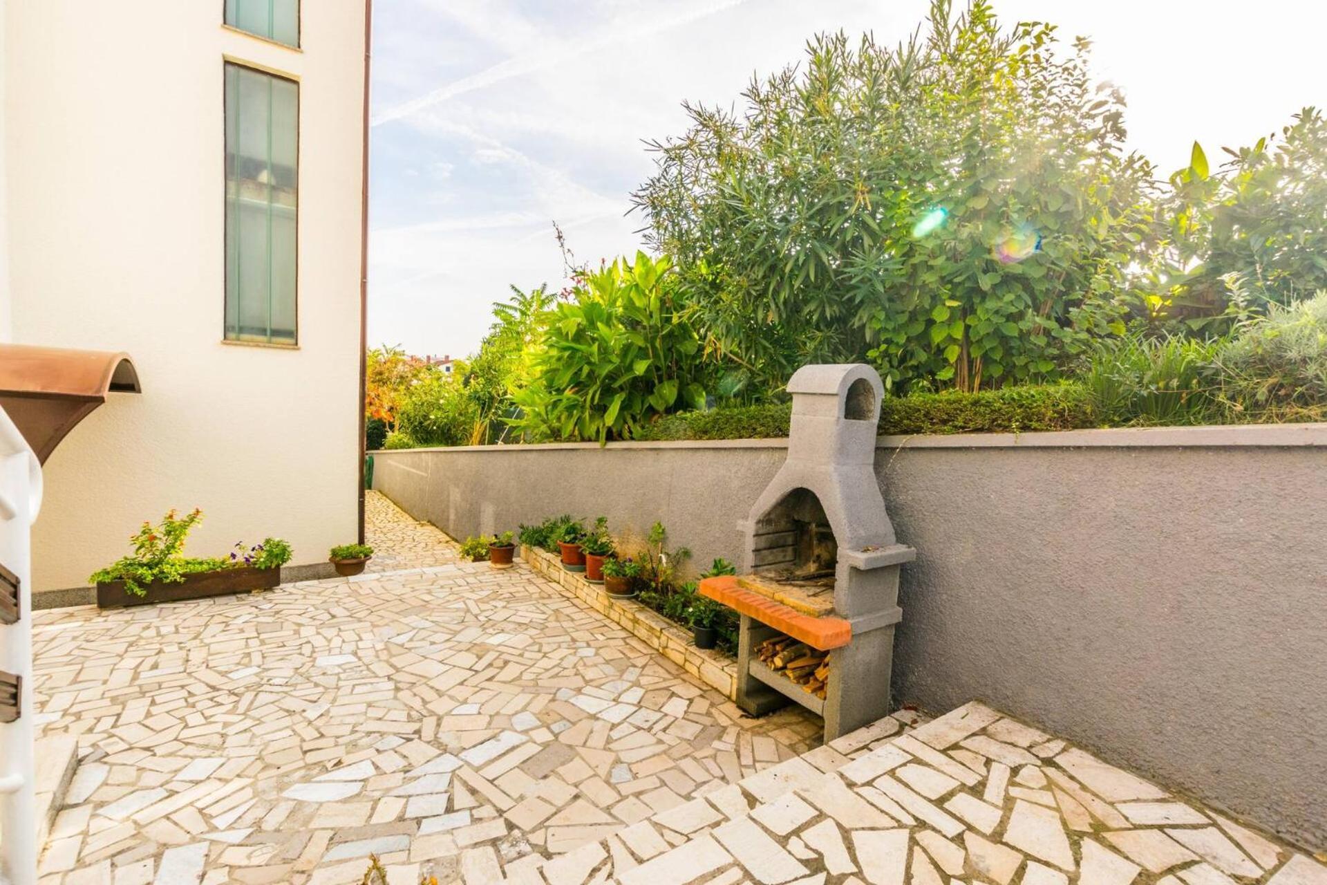 Comfortable Puh With Built Barbecue In Apartment *